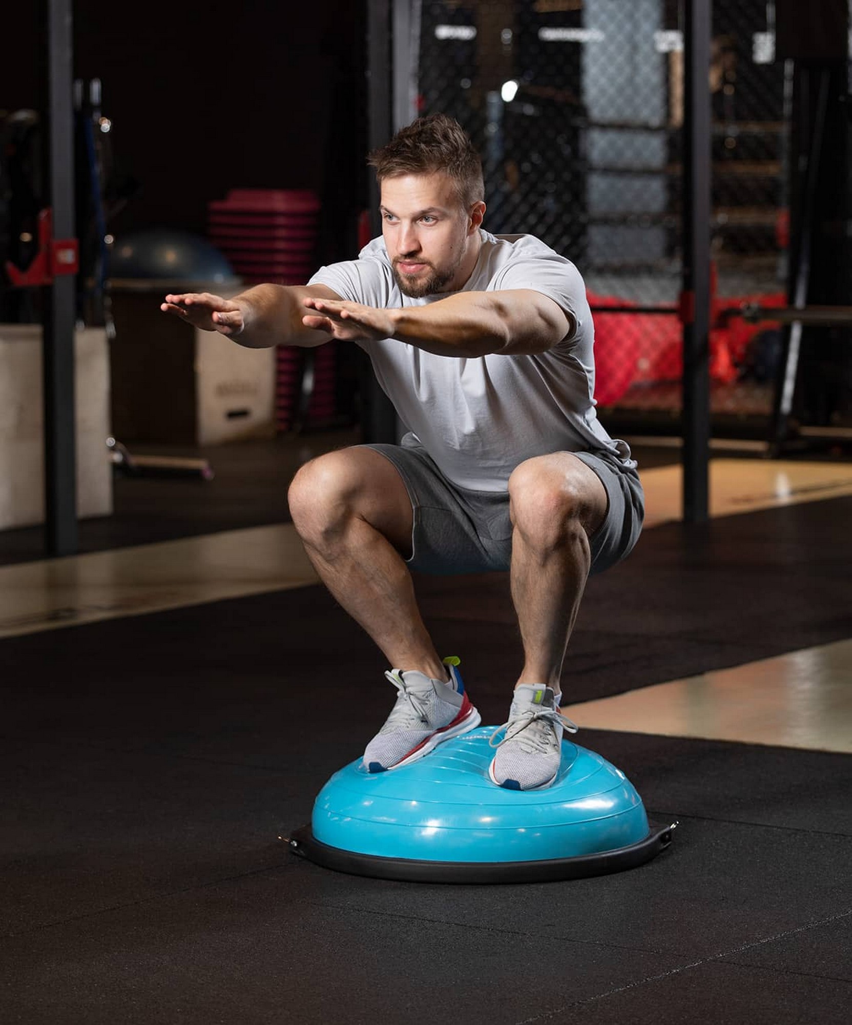 Полусфера Star Fit Bosu с эспандерами, с насосом GB-502 синий 1663_2000