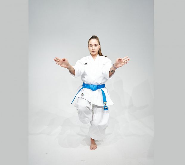 Кимоно для карате подростковое Adidas K999 Shori Karate Uniform Kata WKF белое с черным логотипом 621_553